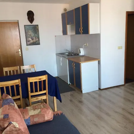 Apatments Franic Apartamento *
