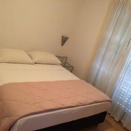 Apatments Franic Apartamento *